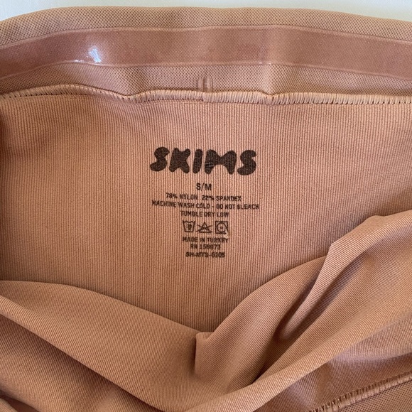 Skims maternity SCULPTING SHORT MID THIGH - Picture 4 of 4